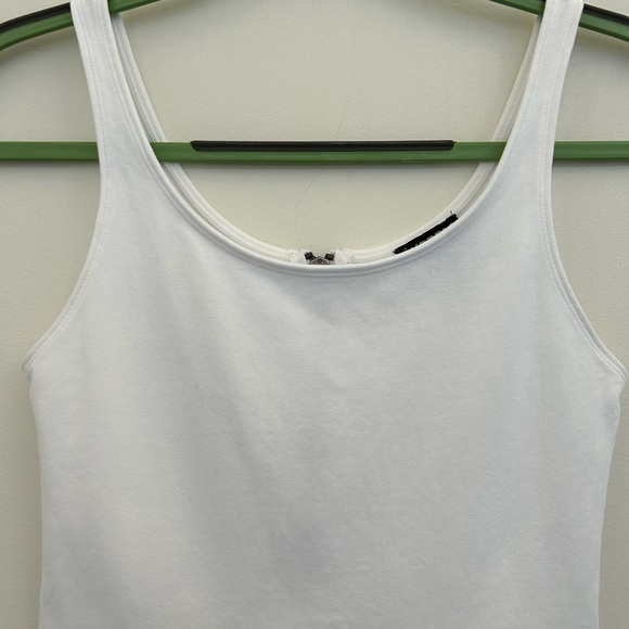 Express Brand- White Fitted Tank Top With Ruffled Bottom- Size: Small - EUC - Picture 4 of 7